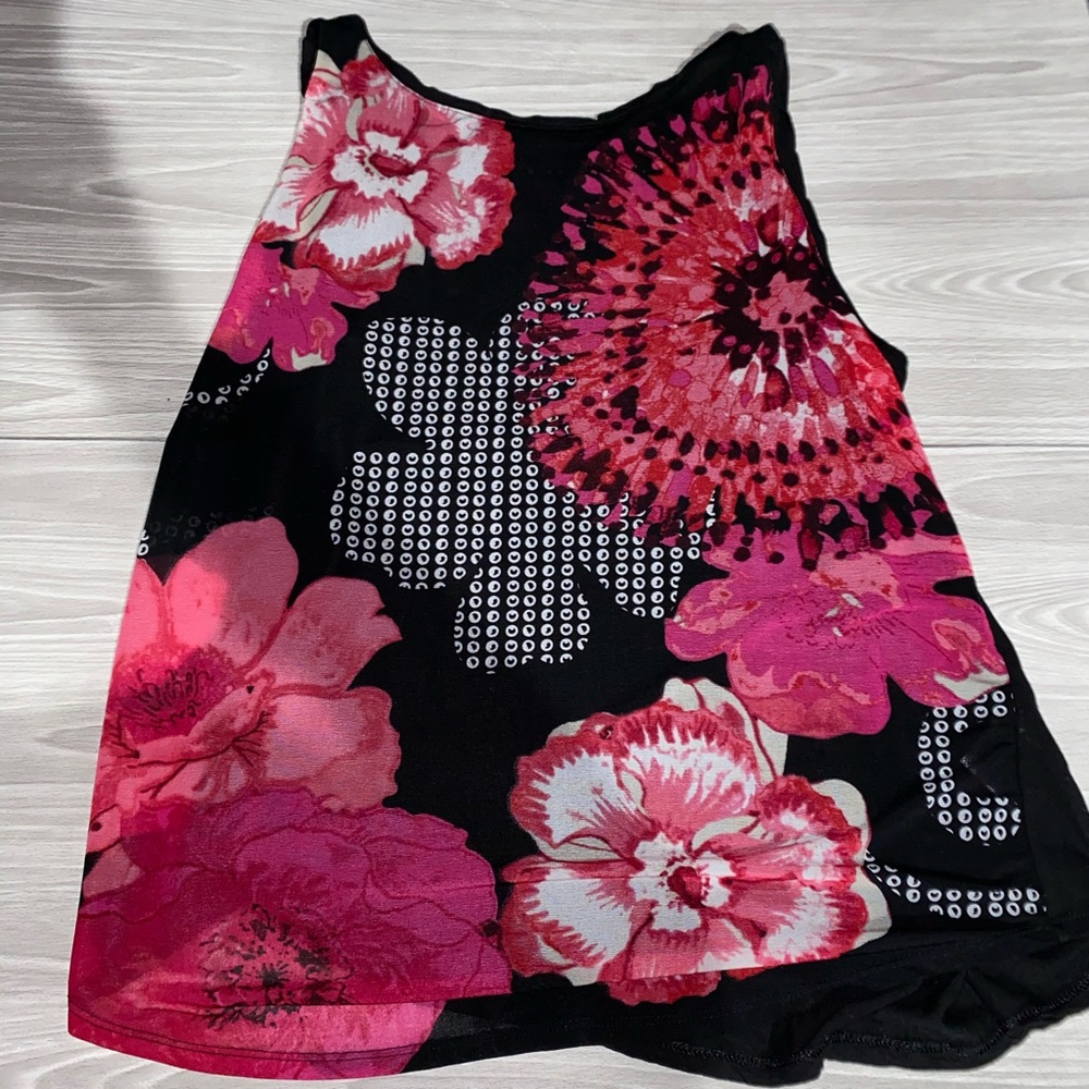 Tribal Sleevless Floral Blouse